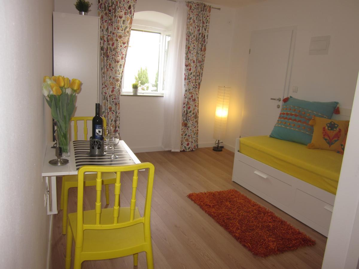 Apartment On The Square Макарська Екстер'єр фото