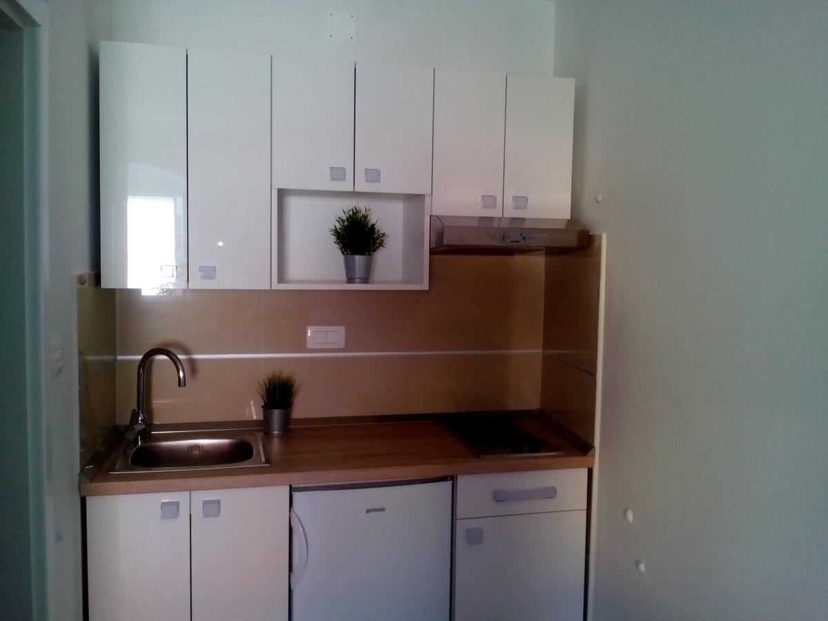 Apartment On The Square Макарська Екстер'єр фото