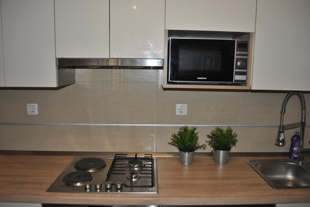 Apartment On The Square Макарська Екстер'єр фото